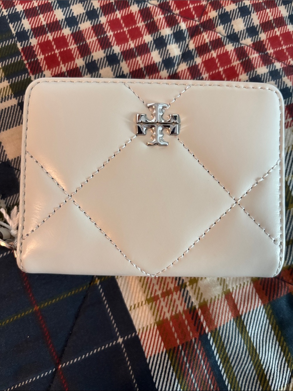 Tory Burch Kira Diamond Small Quilted Zip Wallet in Light Titanium - Picture 4 of 9
